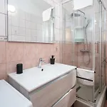 Apartman With Parking Space - 22871 Zára